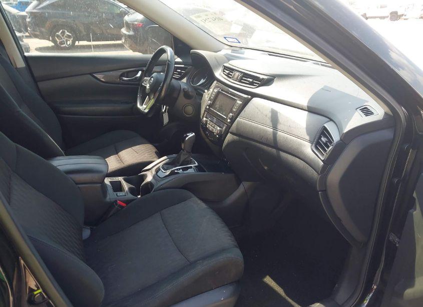 Photo 5 of 2018 Nissan Rogue SV (VIN 5N1AT2MT0JC749744)