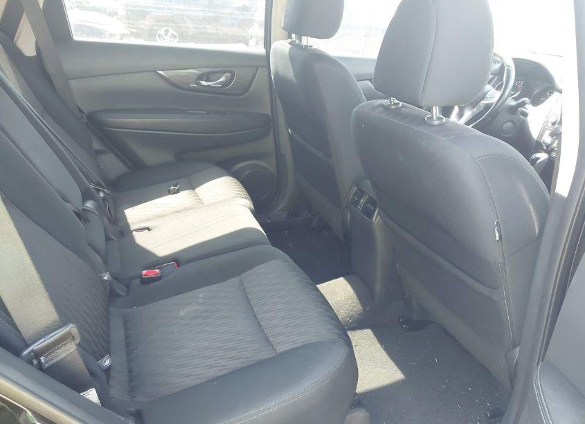 Photo 8 of 2018 Nissan Rogue SV (VIN 5N1AT2MT0JC749744)