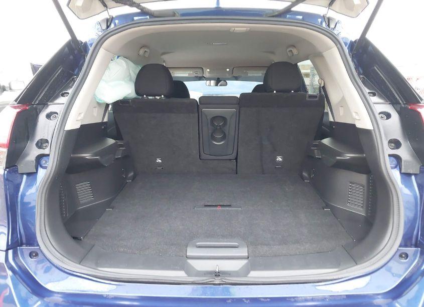 Photo 17 of 2018 Nissan Rogue S (VIN 5N1AT2MT0JC812681)