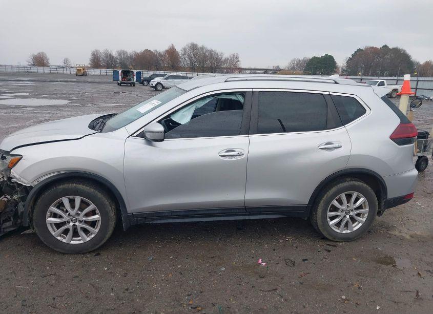 Photo 14 of 2018 Nissan Rogue SV (VIN 5N1AT2MT0JC815919)