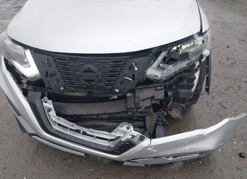 Photo 6 of 2018 Nissan Rogue SV (VIN 5N1AT2MT0JC815919)