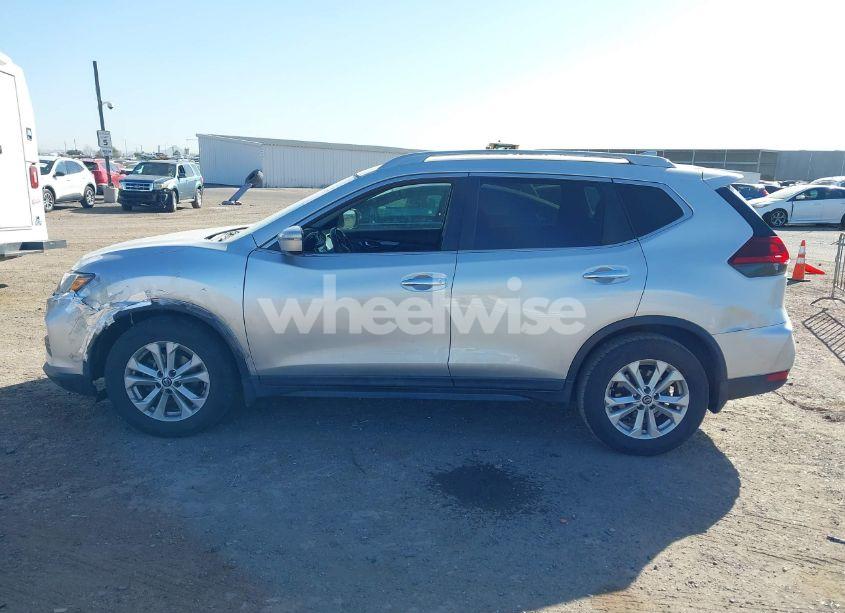 Photo 14 of 2018 Nissan Rogue S (VIN 5N1AT2MT0JC841419)