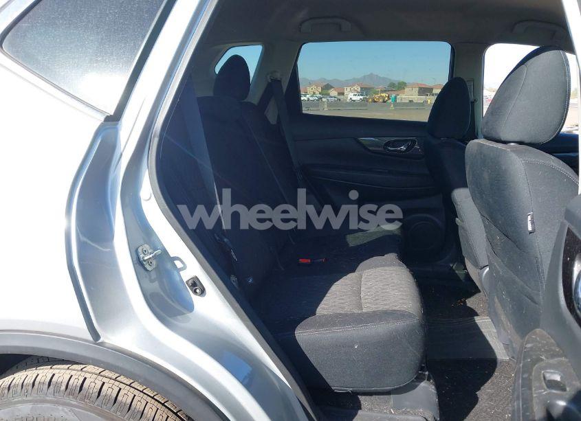 Photo 8 of 2018 Nissan Rogue S (VIN 5N1AT2MT0JC841419)