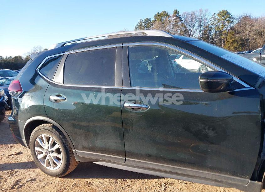 Photo 13 of 2019 Nissan Rogue SV (VIN 5N1AT2MT0KC702974)