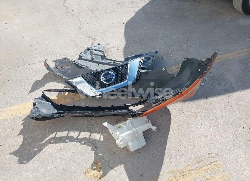 Photo 12 of 2019 Nissan Rogue SV (VIN 5N1AT2MT0KC703638)