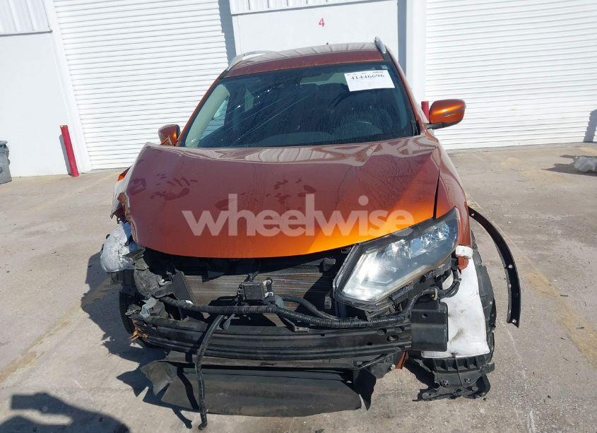 Photo 13 of 2019 Nissan Rogue SV (VIN 5N1AT2MT0KC703638)