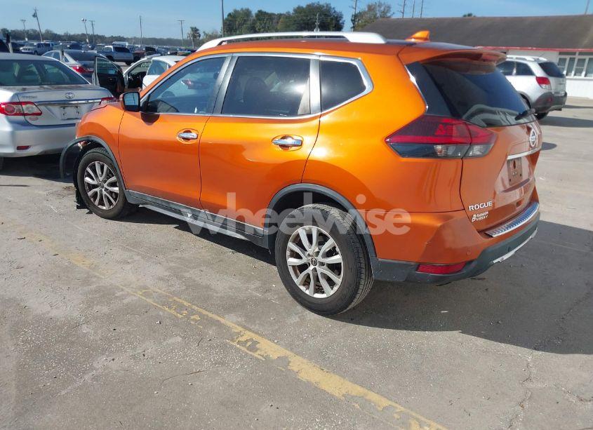 Photo 3 of 2019 Nissan Rogue SV (VIN 5N1AT2MT0KC703638)