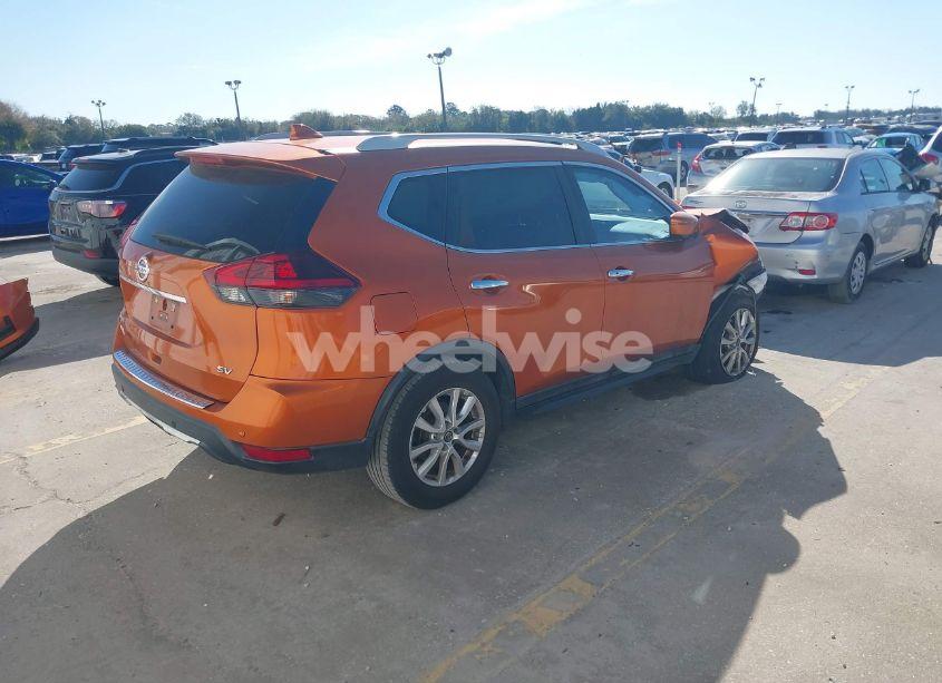 Photo 4 of 2019 Nissan Rogue SV (VIN 5N1AT2MT0KC703638)