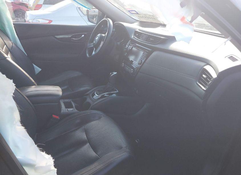 Photo 5 of 2019 Nissan Rogue SL (VIN 5N1AT2MT0KC750183)