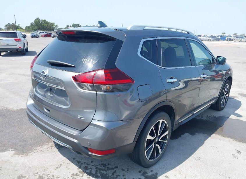 Photo 4 of 2019 Nissan Rogue SL (VIN 5N1AT2MT0KC750376)