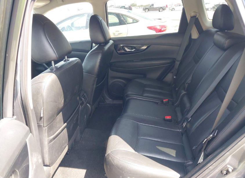 Photo 8 of 2019 Nissan Rogue SL (VIN 5N1AT2MT0KC750376)