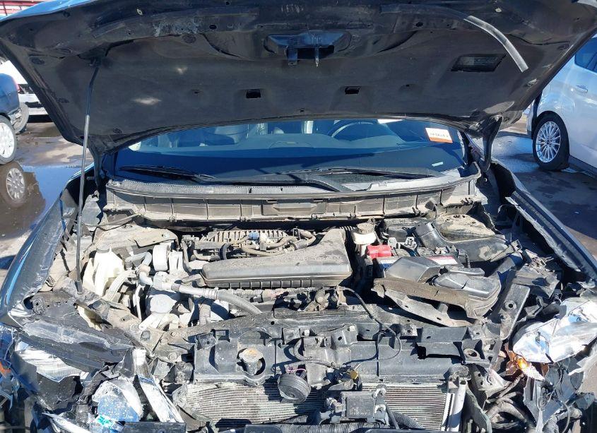 Photo 10 of 2019 Nissan Rogue SL (VIN 5N1AT2MT0KC751916)