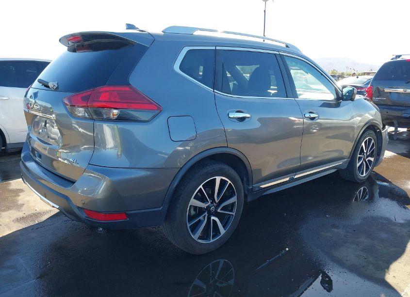 Photo 4 of 2019 Nissan Rogue SL (VIN 5N1AT2MT0KC751916)
