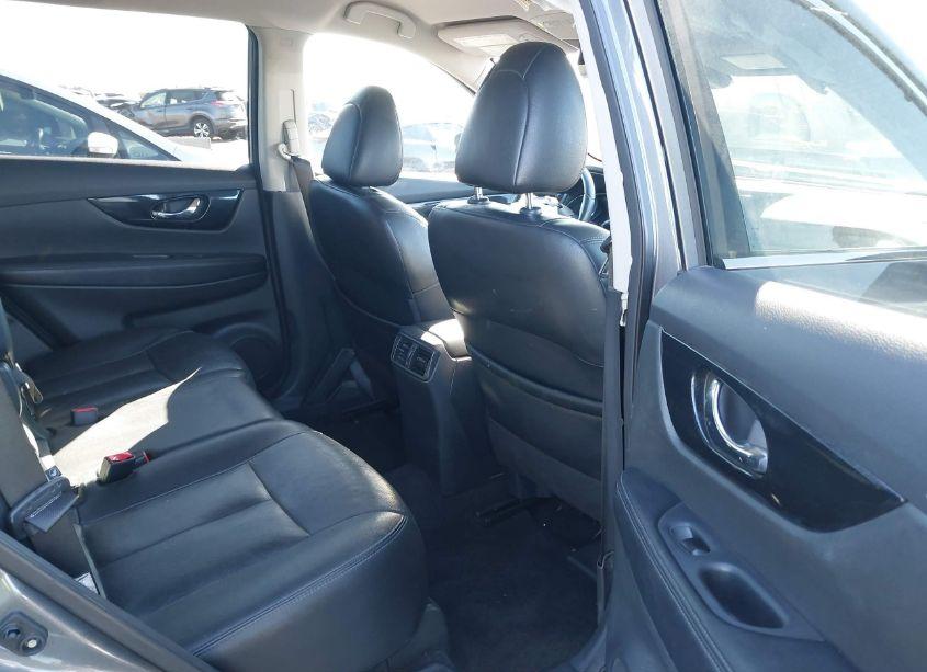 Photo 8 of 2019 Nissan Rogue SL (VIN 5N1AT2MT0KC751916)