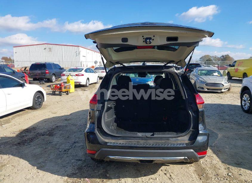 Photo 18 of 2019 Nissan Rogue S (VIN 5N1AT2MT0KC799416)