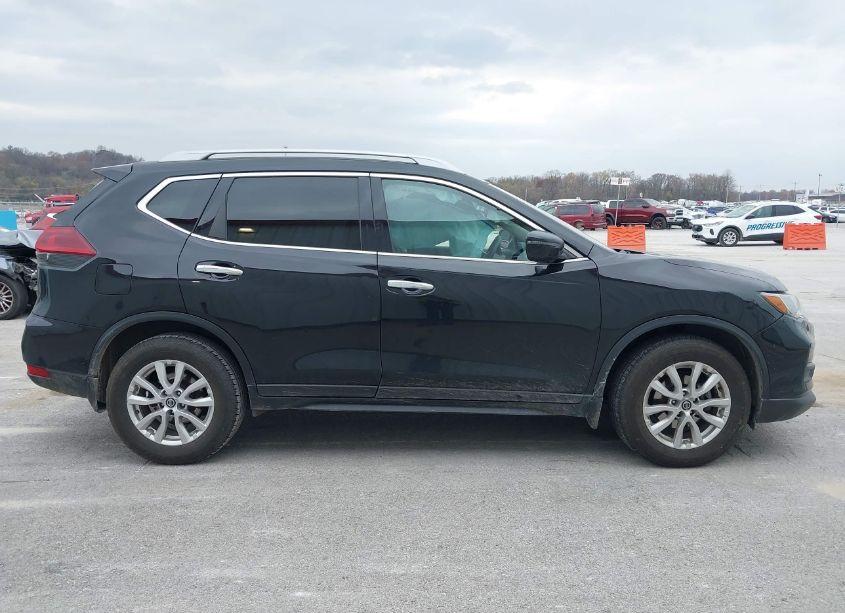 Photo 13 of 2019 Nissan Rogue S (VIN 5N1AT2MT0KC802900)