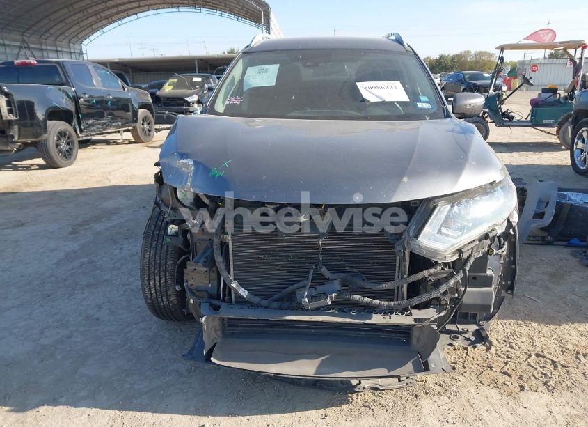 Photo 13 of 2019 Nissan Rogue S (VIN 5N1AT2MT0KC842605)