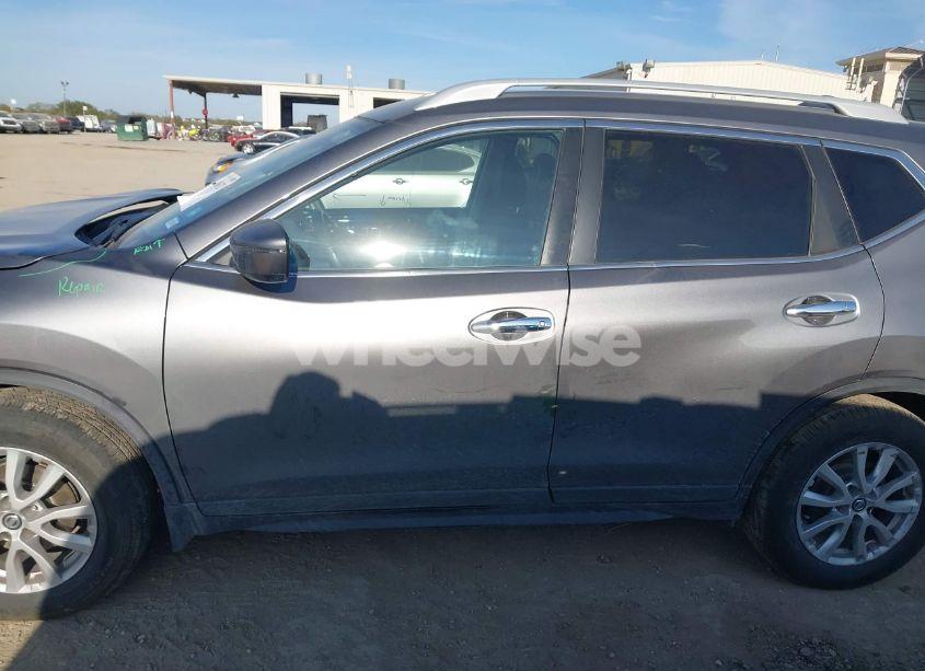 Photo 15 of 2019 Nissan Rogue S (VIN 5N1AT2MT0KC842605)