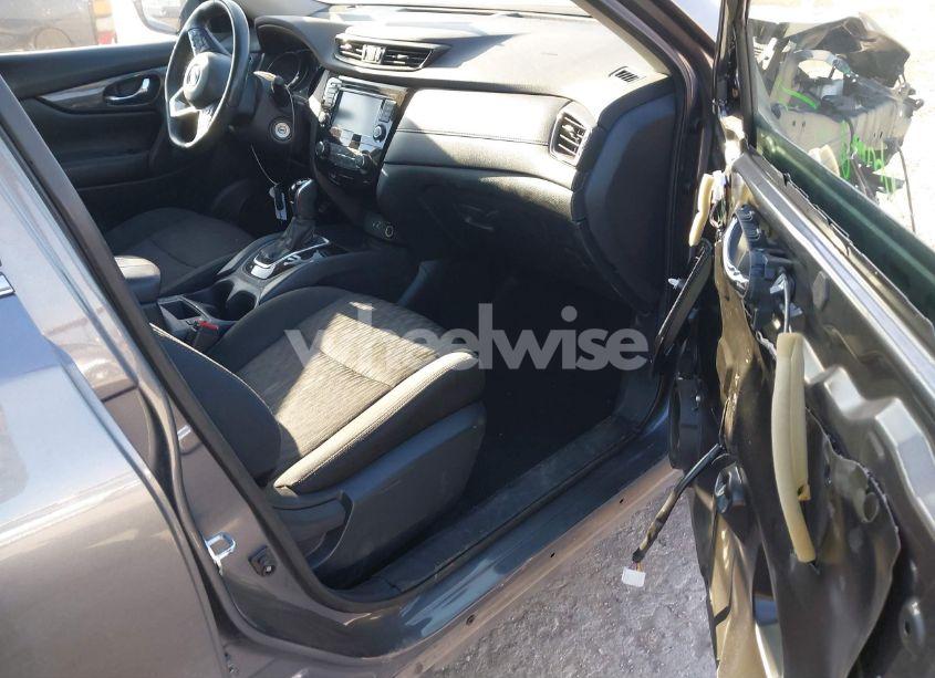 Photo 5 of 2019 Nissan Rogue S (VIN 5N1AT2MT0KC842605)