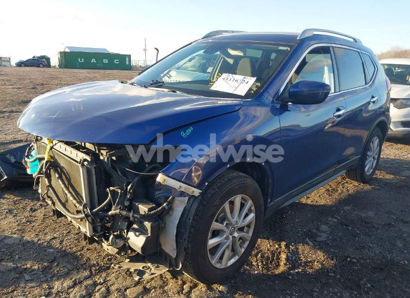 Photo 2 of 2020 Nissan Rogue SV FWD (VIN 5N1AT2MT0LC739055)