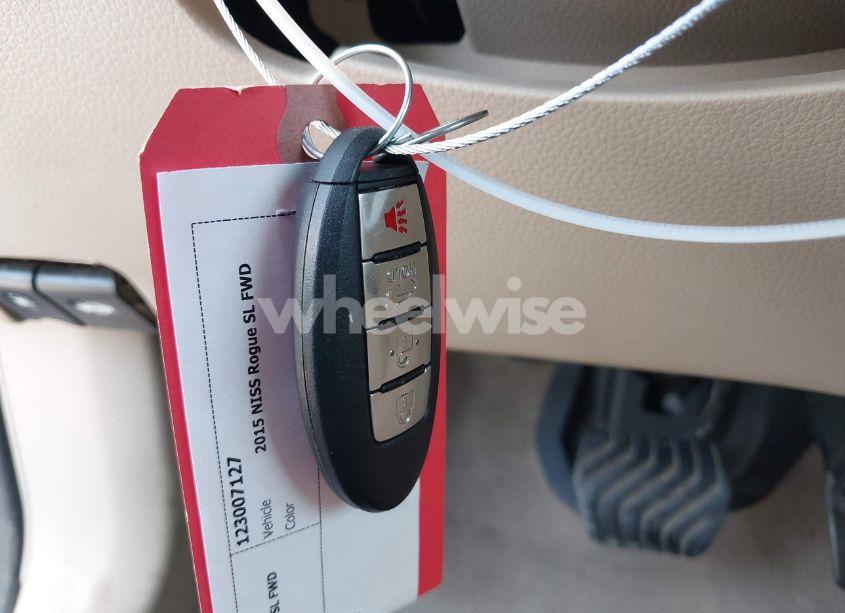 Photo 11 of 2015 Nissan Rogue SL (VIN 5N1AT2MT1FC770870)