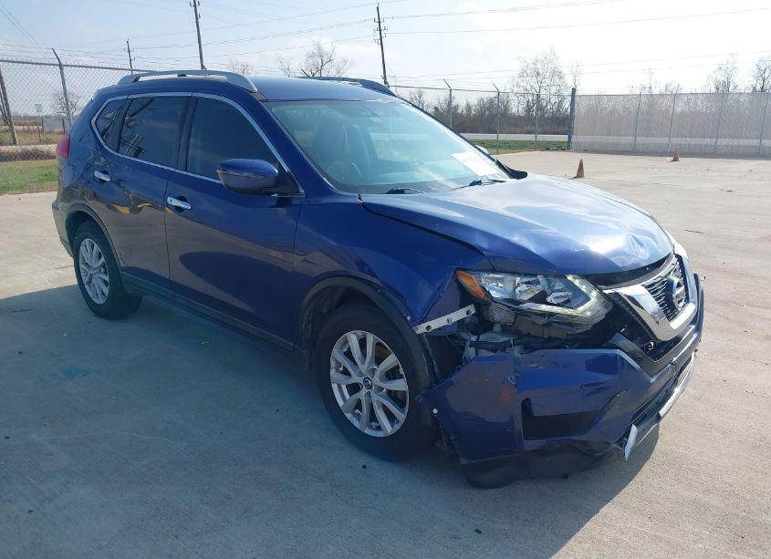 2017 Nissan Rogue SV (VIN 5N1AT2MT1HC746913) main photo