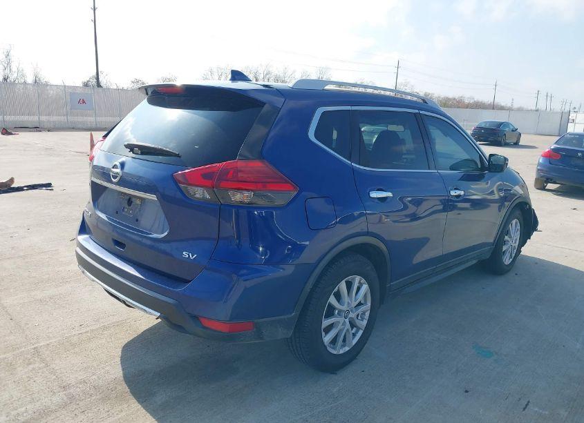 Photo 4 of 2017 Nissan Rogue SV (VIN 5N1AT2MT1HC746913)