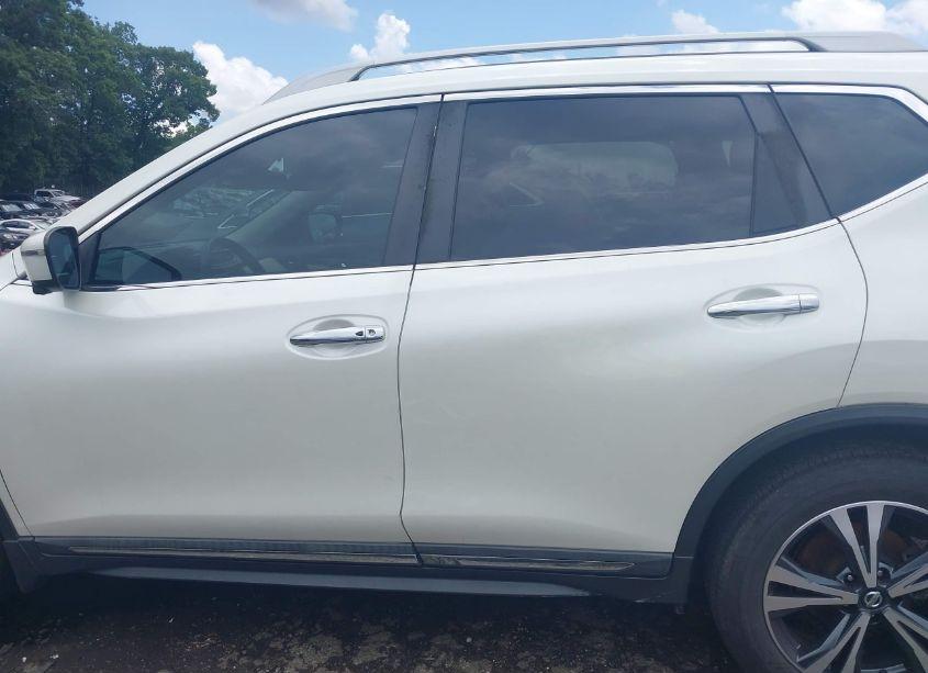 Photo 15 of 2017 Nissan Rogue SL (VIN 5N1AT2MT1HC805717)