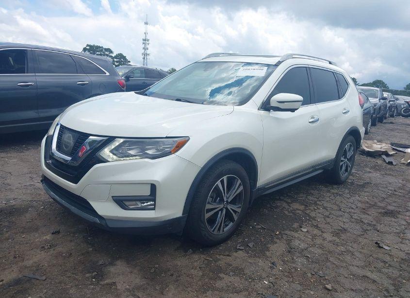 Photo 2 of 2017 Nissan Rogue SL (VIN 5N1AT2MT1HC805717)