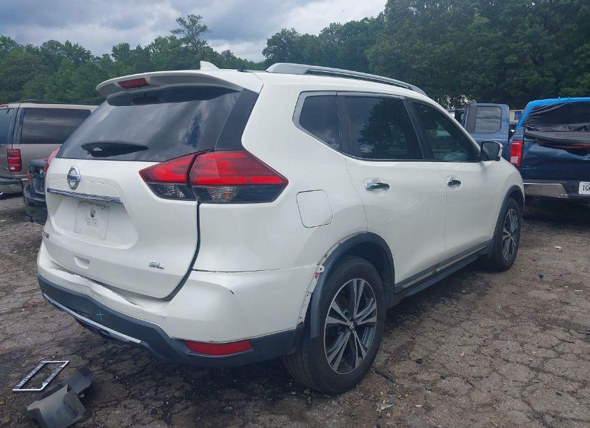 Photo 4 of 2017 Nissan Rogue SL (VIN 5N1AT2MT1HC805717)