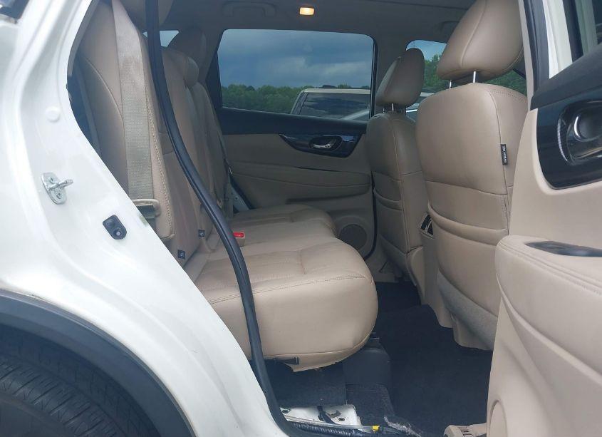 Photo 8 of 2017 Nissan Rogue SL (VIN 5N1AT2MT1HC805717)