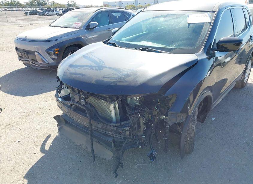 Photo 6 of 2018 Nissan Rogue S (VIN 5N1AT2MT1JC709026)