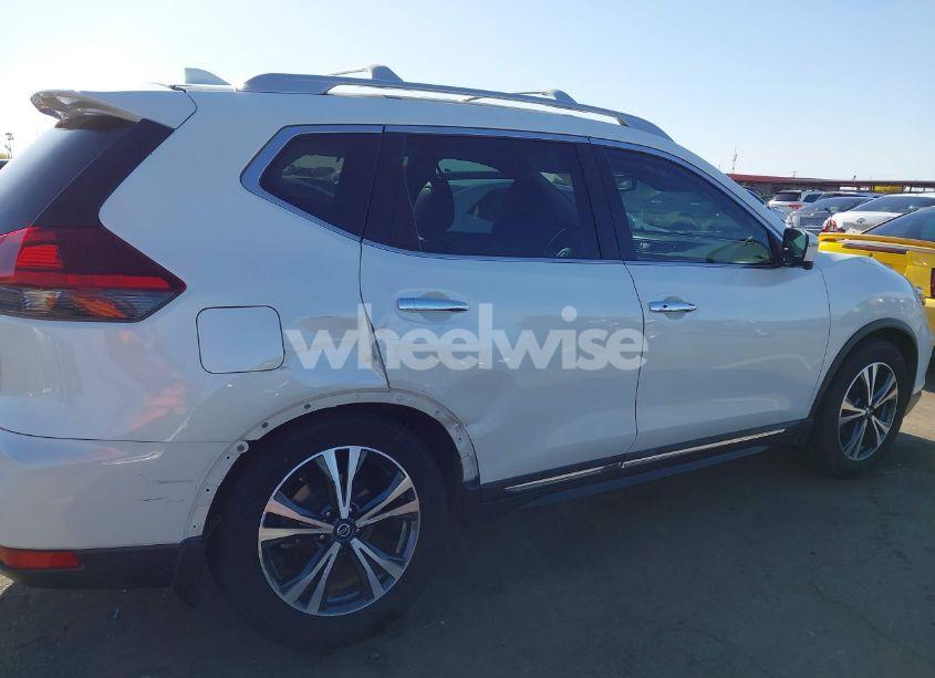 Photo 6 of 2018 Nissan Rogue SL (VIN 5N1AT2MT1JC710273)