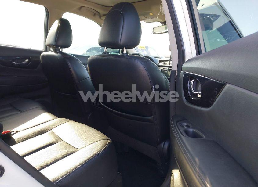 Photo 8 of 2018 Nissan Rogue SL (VIN 5N1AT2MT1JC710273)