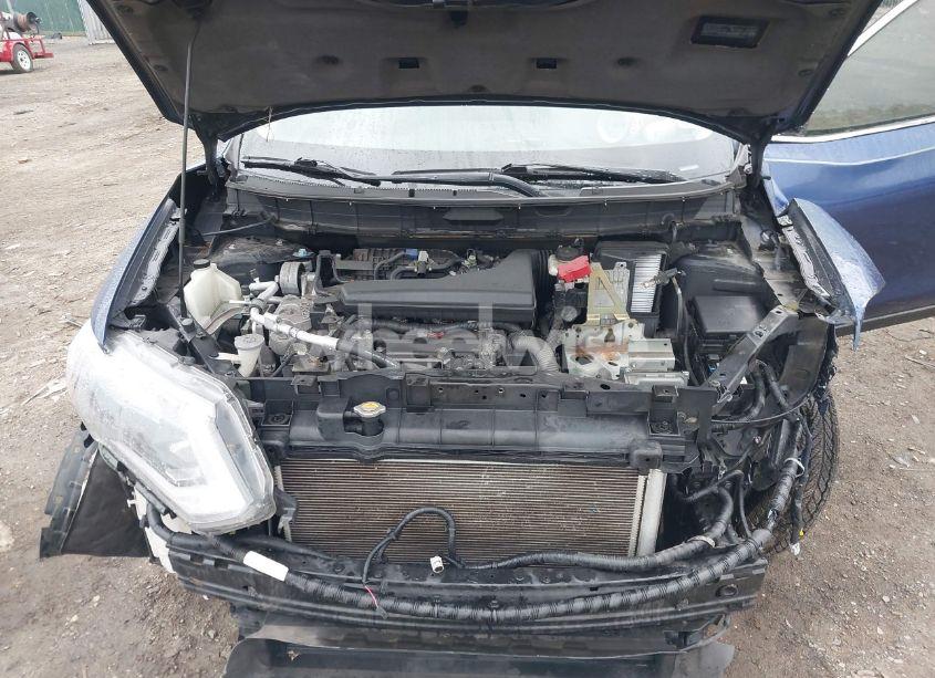 Photo 10 of 2018 Nissan Rogue S (VIN 5N1AT2MT1JC713917)