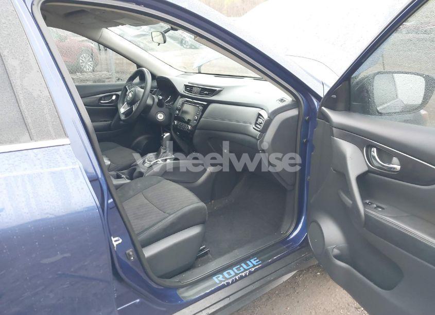 Photo 5 of 2018 Nissan Rogue S (VIN 5N1AT2MT1JC713917)