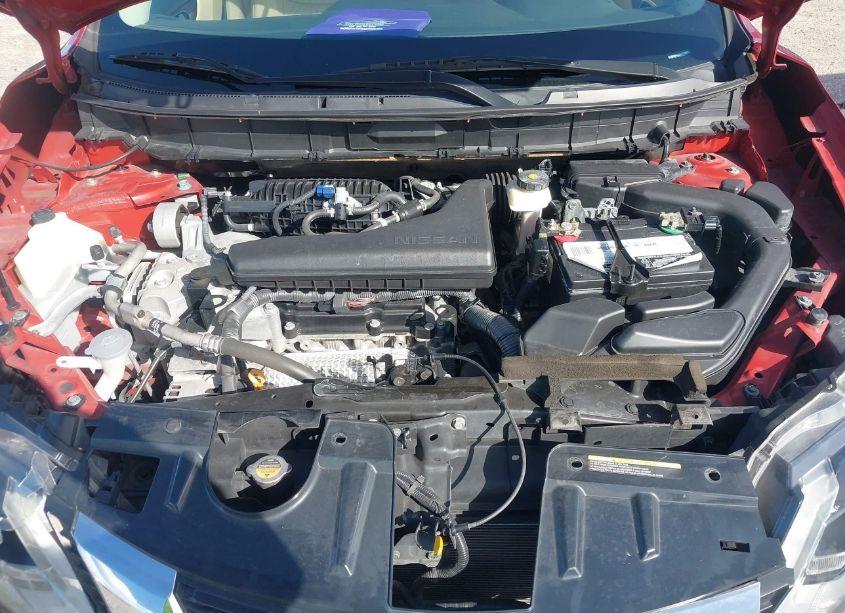 Photo 10 of 2018 Nissan Rogue SV (VIN 5N1AT2MT1JC761692)