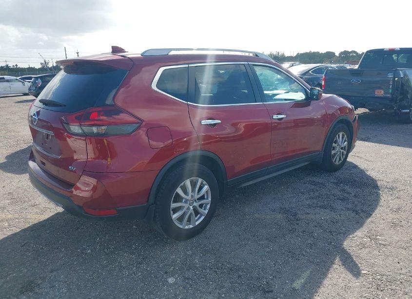 Photo 4 of 2018 Nissan Rogue SV (VIN 5N1AT2MT1JC761692)