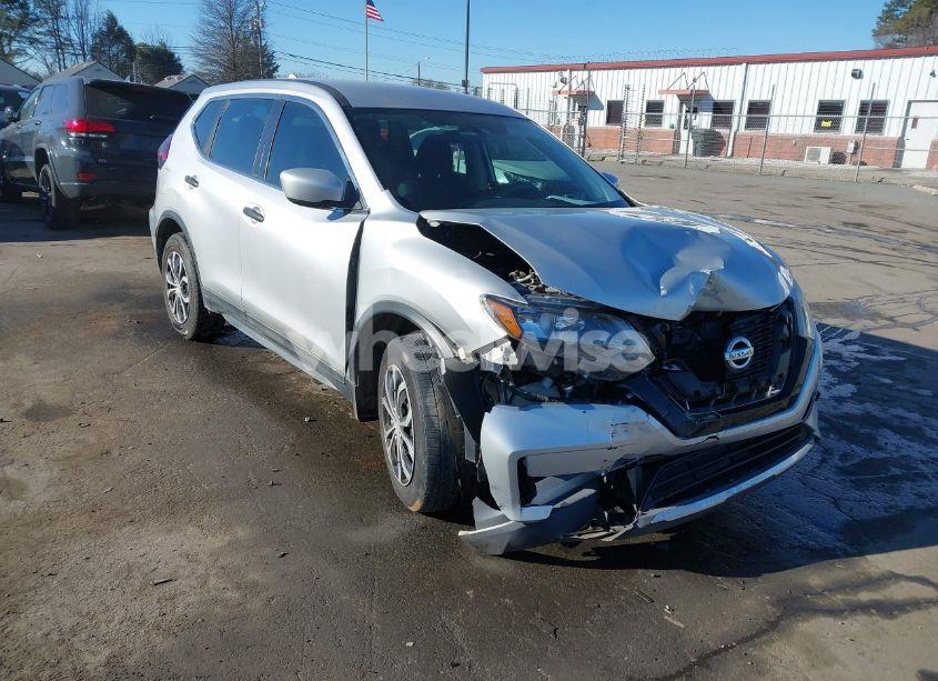 2018 Nissan Rogue S (VIN 5N1AT2MT1JC775124) main photo