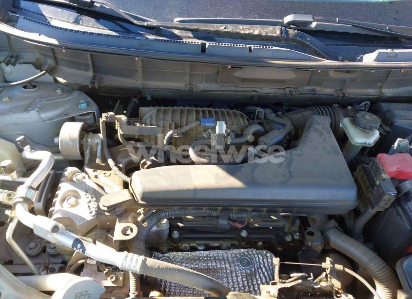 Photo 10 of 2018 Nissan Rogue S (VIN 5N1AT2MT1JC775124)