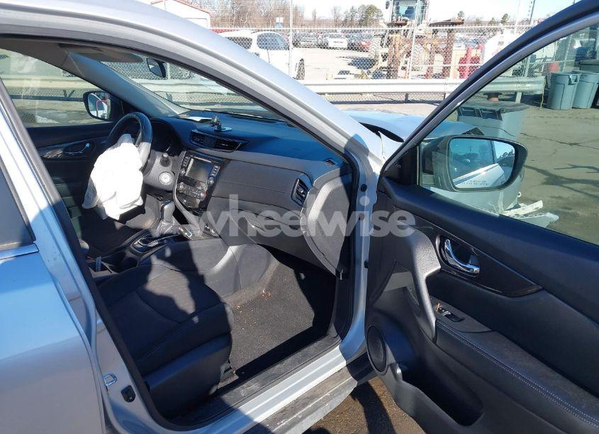 Photo 5 of 2018 Nissan Rogue S (VIN 5N1AT2MT1JC775124)