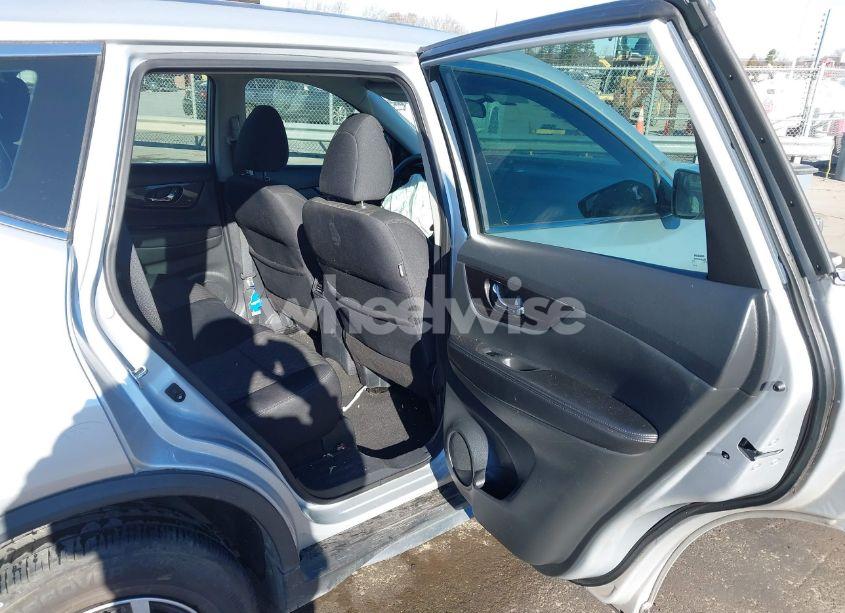 Photo 8 of 2018 Nissan Rogue S (VIN 5N1AT2MT1JC775124)