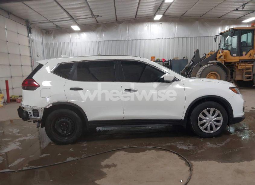 Photo 14 of 2018 Nissan Rogue S/SL (VIN 5N1AT2MT1JC775625)
