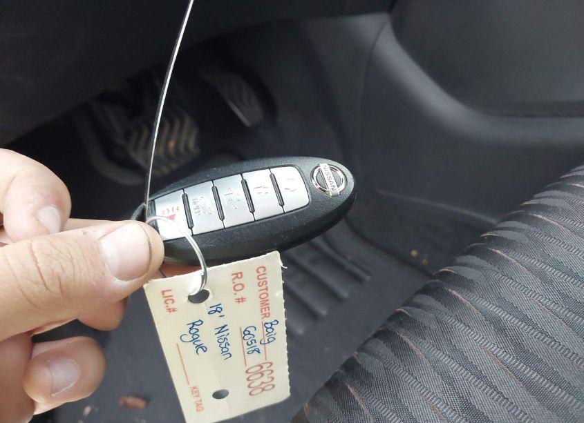 Photo 11 of 2018 Nissan Rogue SV (VIN 5N1AT2MT1JC782333)