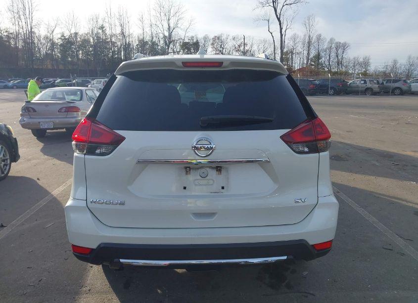 Photo 16 of 2018 Nissan Rogue SV (VIN 5N1AT2MT1JC782333)