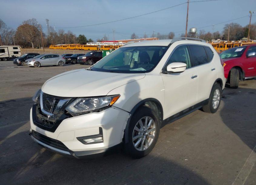Photo 2 of 2018 Nissan Rogue SV (VIN 5N1AT2MT1JC782333)