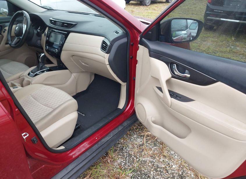 Photo 5 of 2018 Nissan Rogue SV (VIN 5N1AT2MT1JC836083)