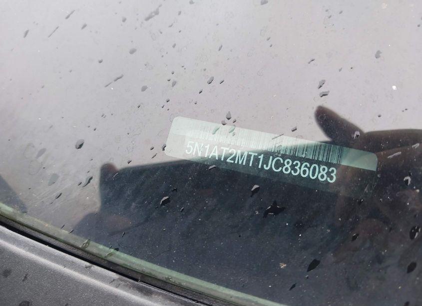 Photo 9 of 2018 Nissan Rogue SV (VIN 5N1AT2MT1JC836083)