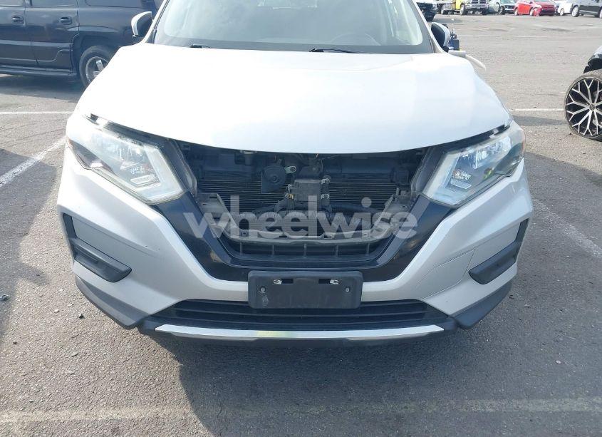 Photo 17 of 2018 Nissan Rogue S (VIN 5N1AT2MT1JC846032)