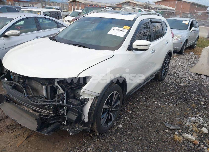 Photo 2 of 2019 Nissan Rogue SL (VIN 5N1AT2MT1KC709271)